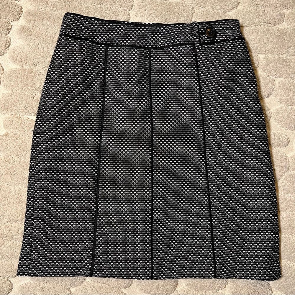 Ann Taylor pencil skirt 🖤 fully lined 🖤 EUC 🖤 size 4 petite